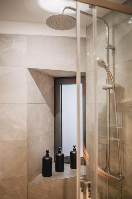 Апартаменты La Vie En Rose - Luxe, Calme & Hypercentre - 3* Анси Экстерьер фото